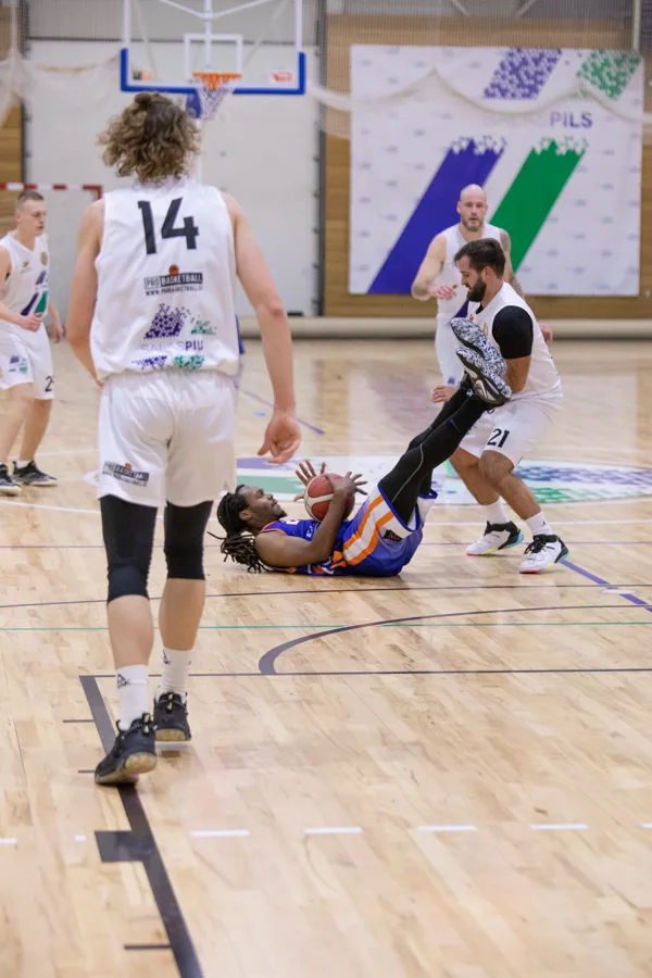 RBL SALASPILS-EAST-BALL